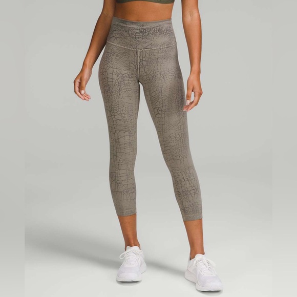 Lululemon✨PRISTINE✨Wunder Train High-Rise Crop 23"✨Thread Dye Rover Black✨size 8 - Picture 3 of 15